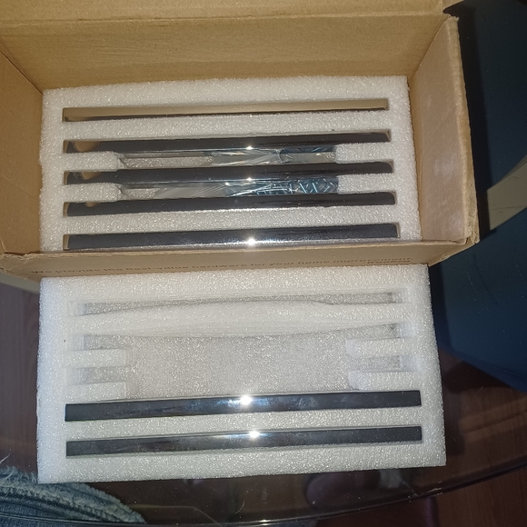 New Square Chrome knobs - Picture 2 of 3